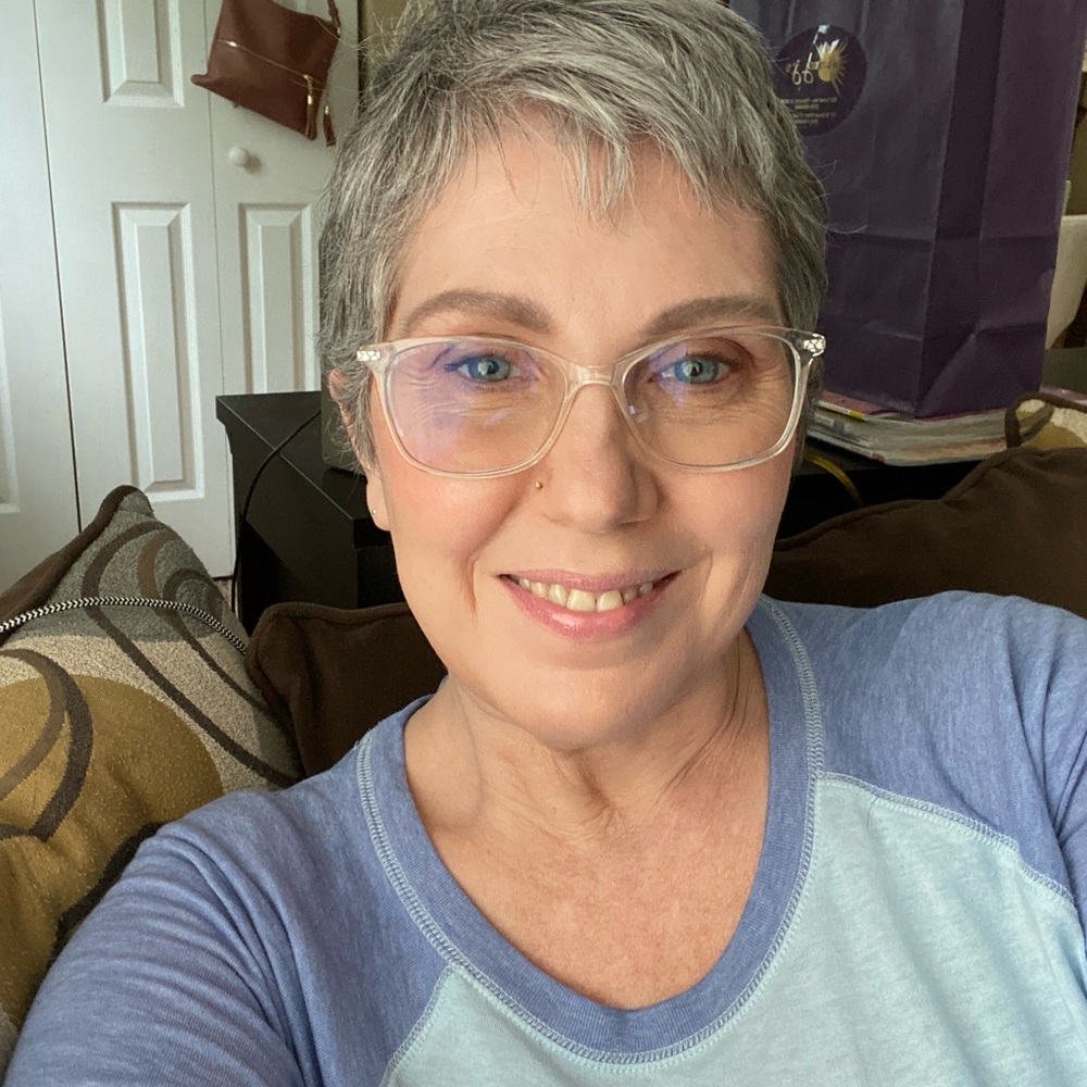 Meet your Posher, Amy